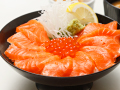 サーモンといくらの海鮮親子丼